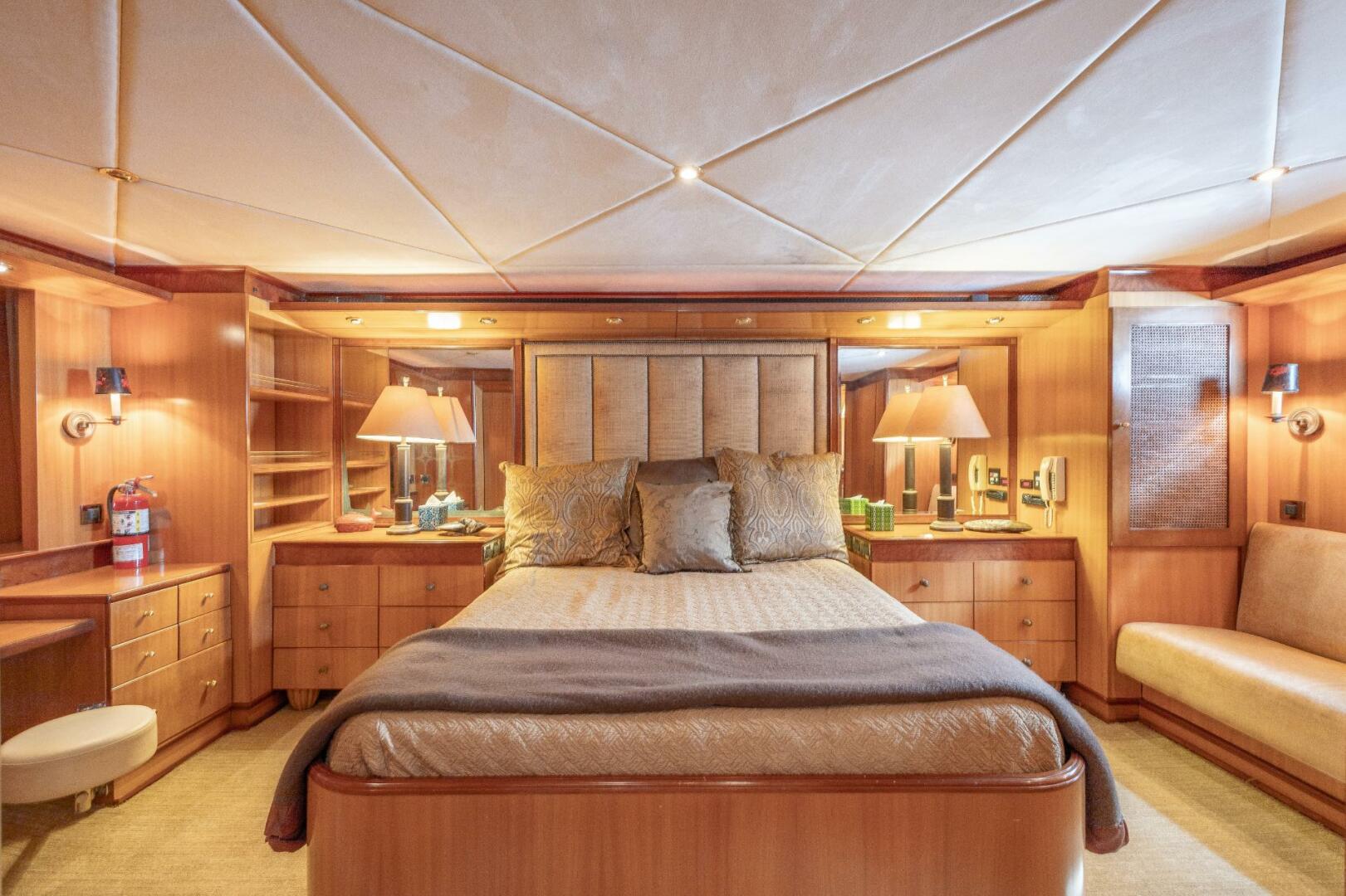 2001 Grand Harbour 76 - Image 27