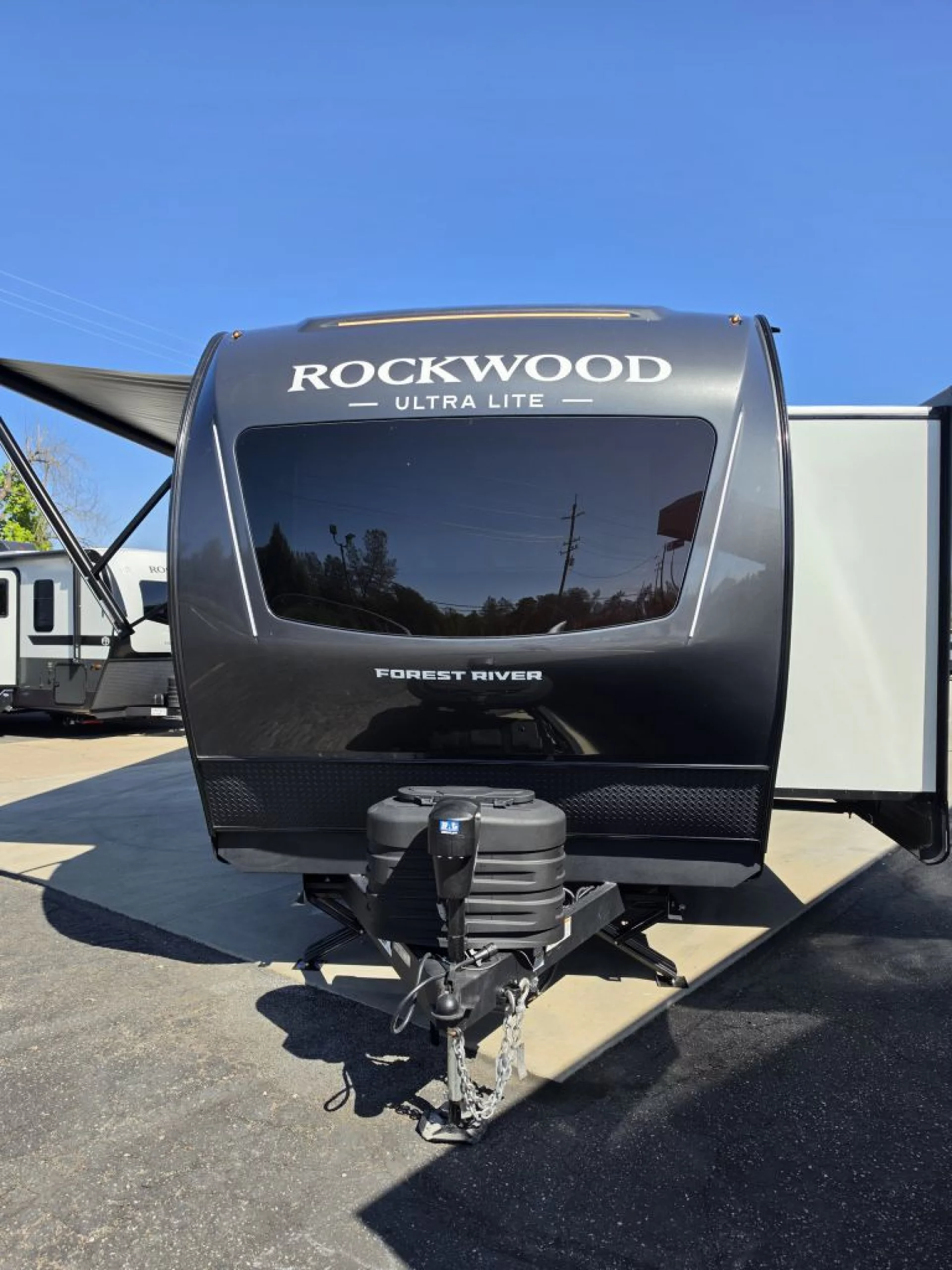 2027 FOREST RIVER ROCKWOOD ULTRA LITE 2623MBR - Image 4