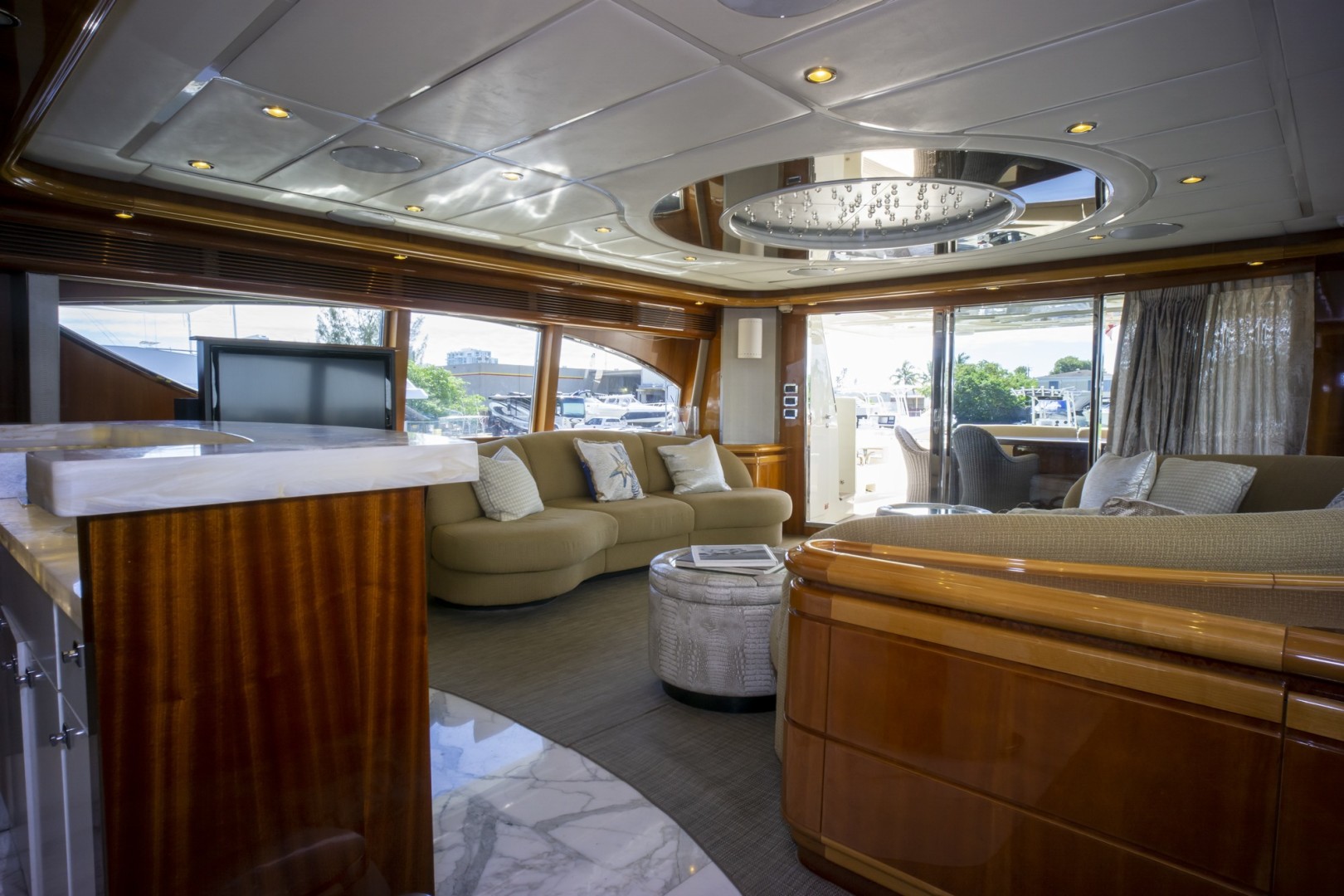2000 Ferretti Yachts Custom Line 94 - Image 9