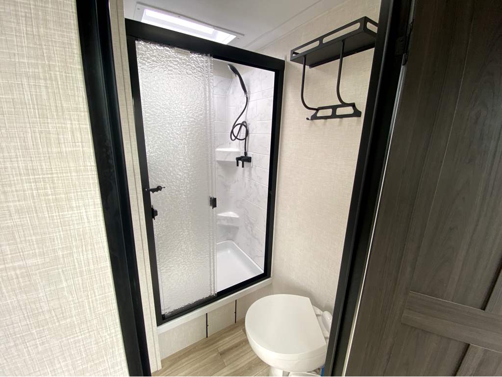 2026 VENTURE RV SPORTTREK 333VMI - Image 28