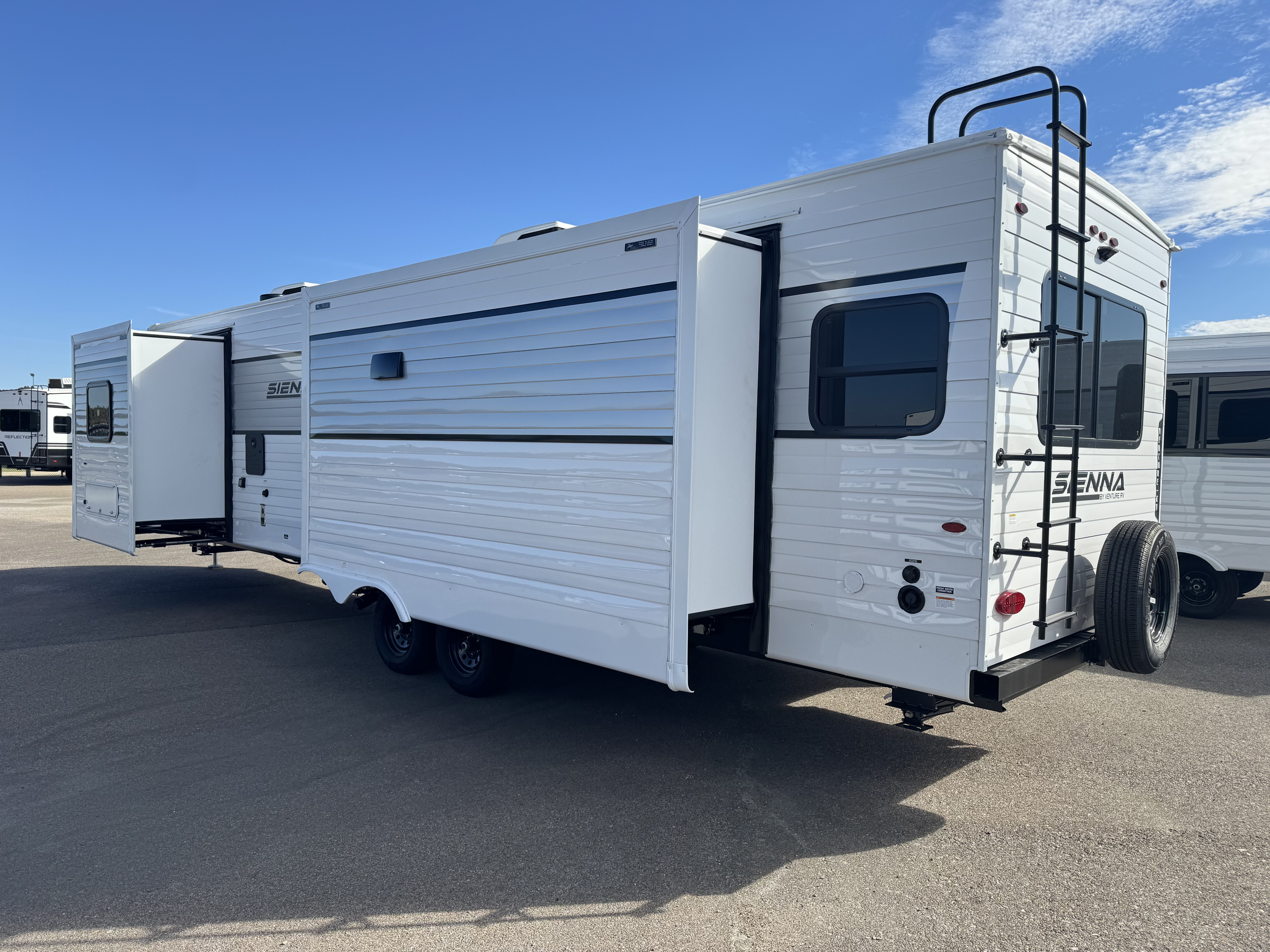 2027 VENTURE RV SIENNA 293VIK - Image 4