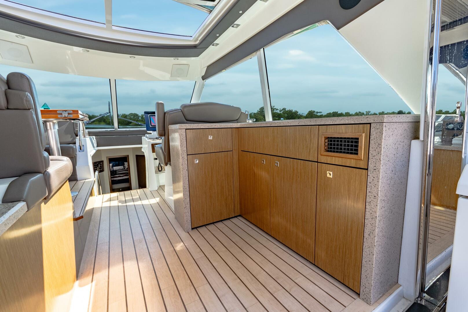 2013 CRUISERS 48 Cantius Base - Image 19