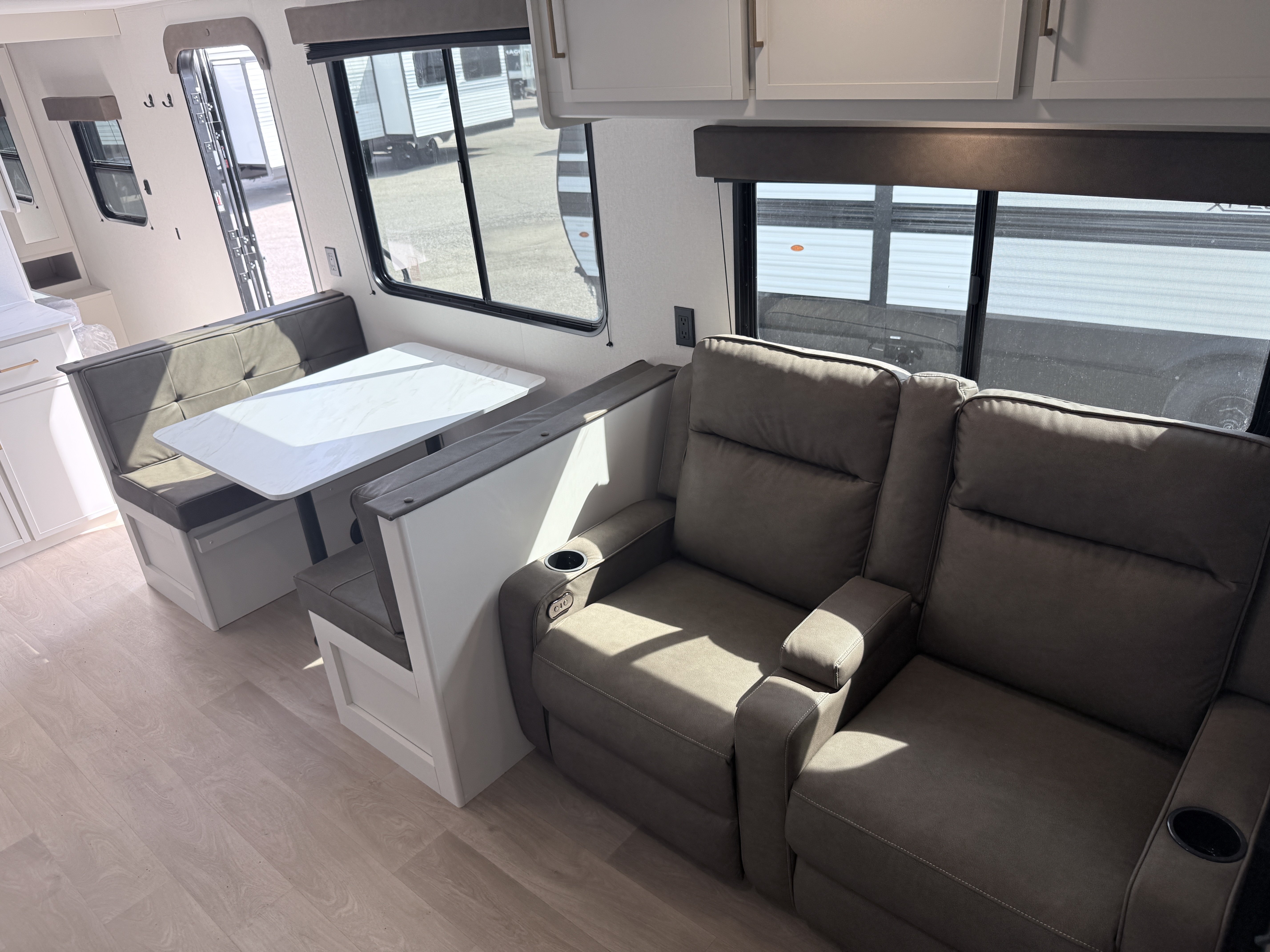 2026 GRAND DESIGN TRANSCEND 26RBX - Image 31