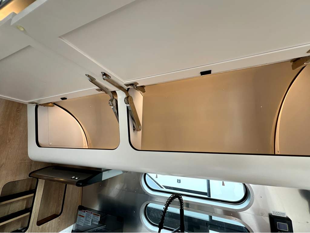 2024 AIRSTREAM POTTERY BARN 28RBT - Image 14