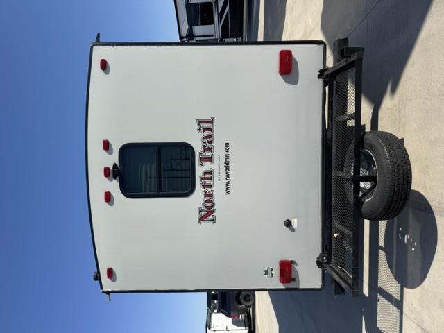 2018 HEARTLAND RV NORTH TRAIL 22FBS - Image 4