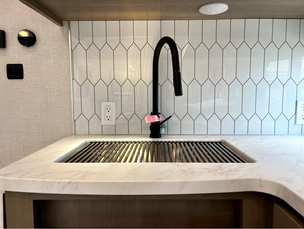 2025 GRAND DESIGN REFLECTION 260RD - Image 14