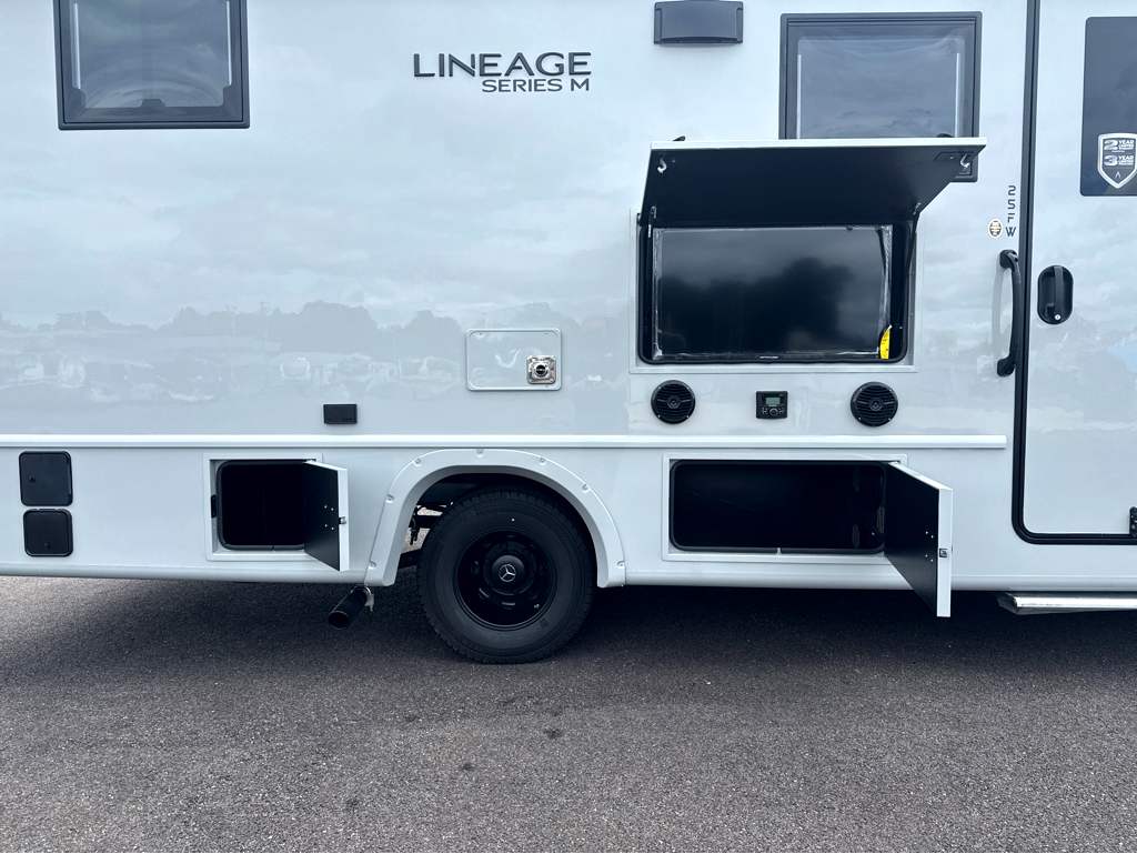 2027 Grand Design Lineage Series M 25FW - Image 5