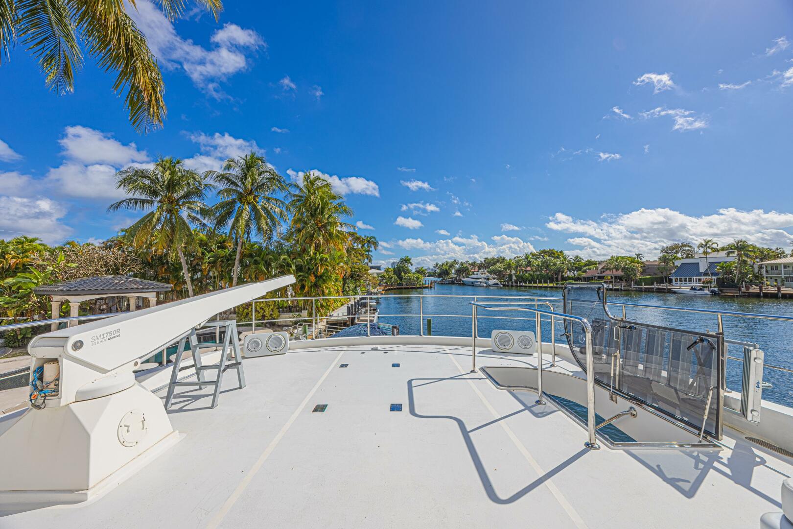 2010 Ocean Alexander 74 Motoryacht - Image 12