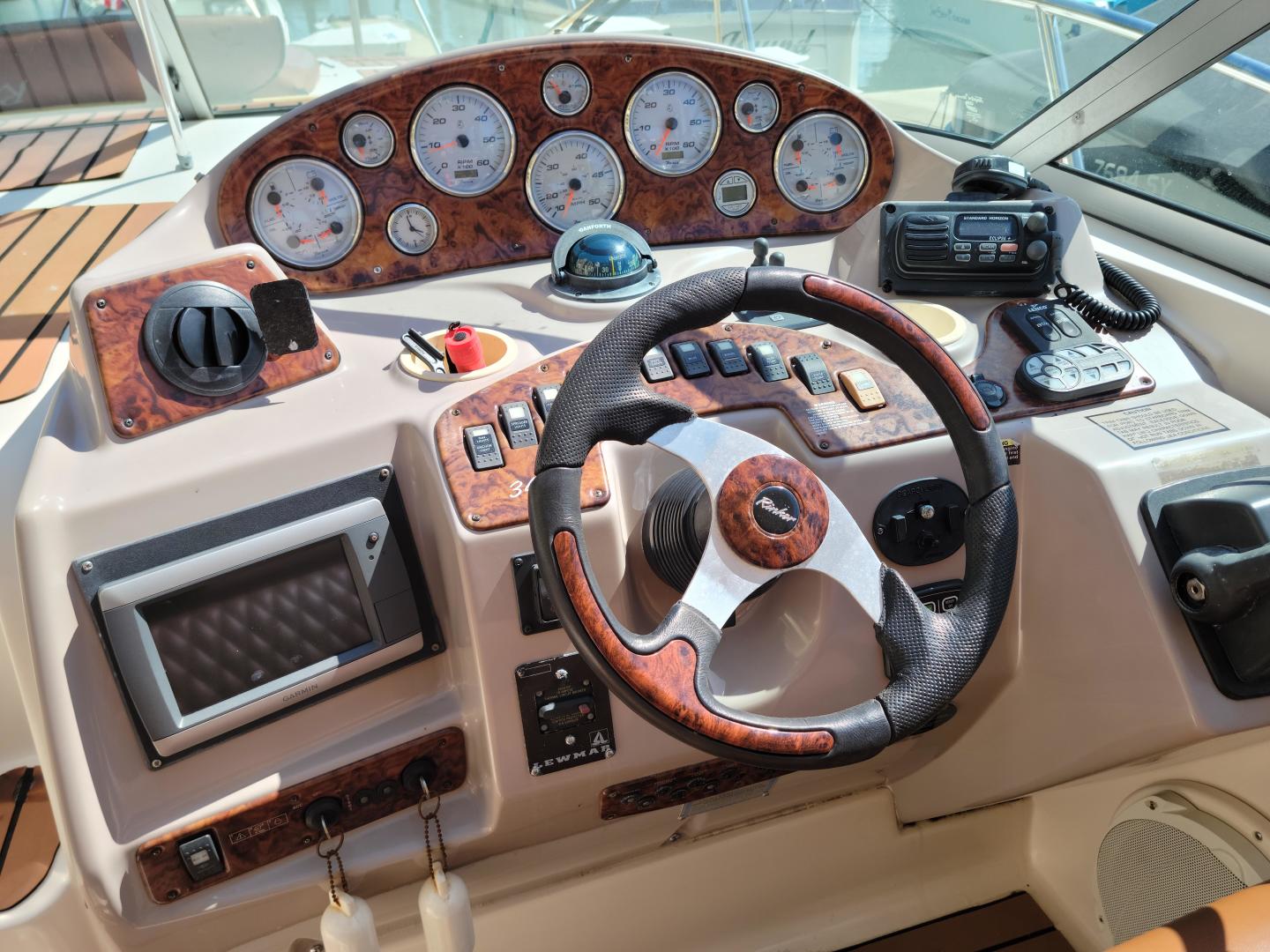 2005 Rinker Fiesta Vee 342 - Image 6