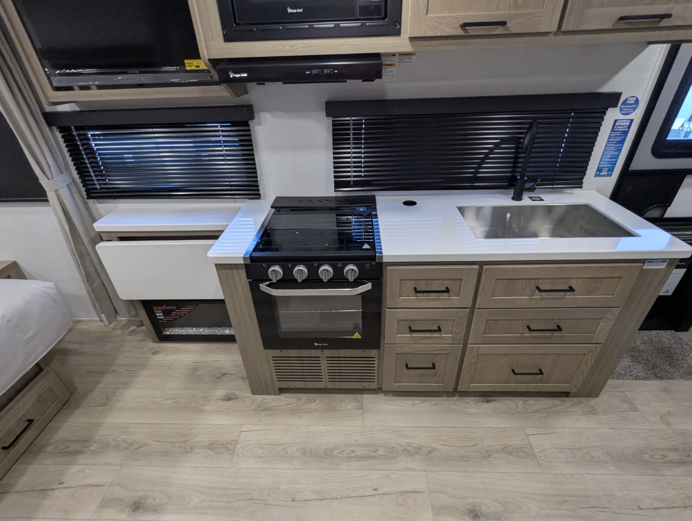 2027 Forest River Rockwood Mini Lite 2205S - Image 14