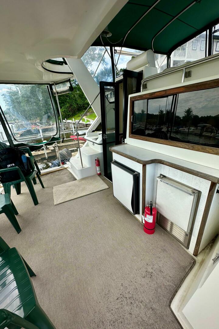 1991 Carver 3807 Aft Cabin - Image 7