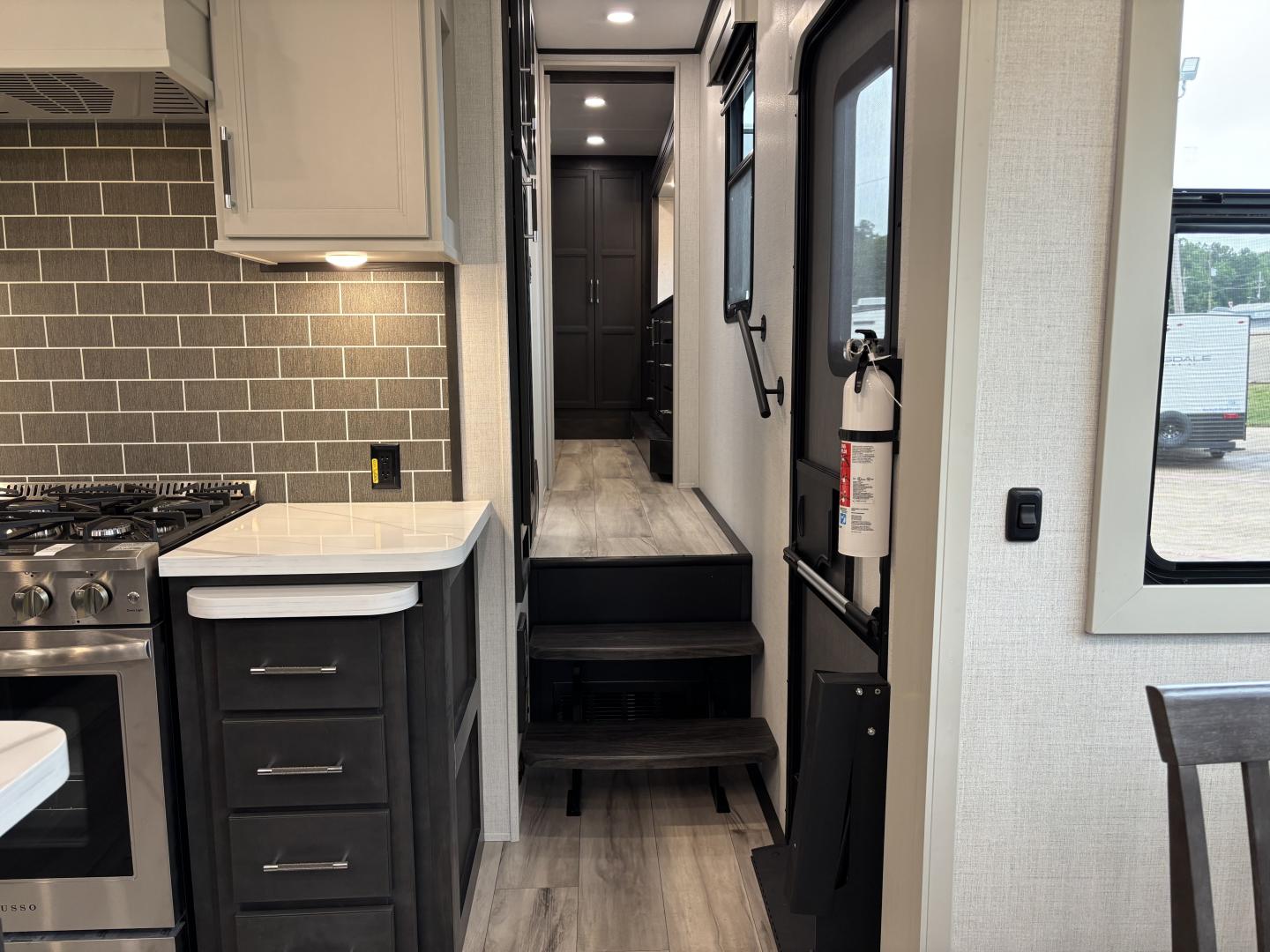 2026 Keystone Alpine 3303CK - Image 25