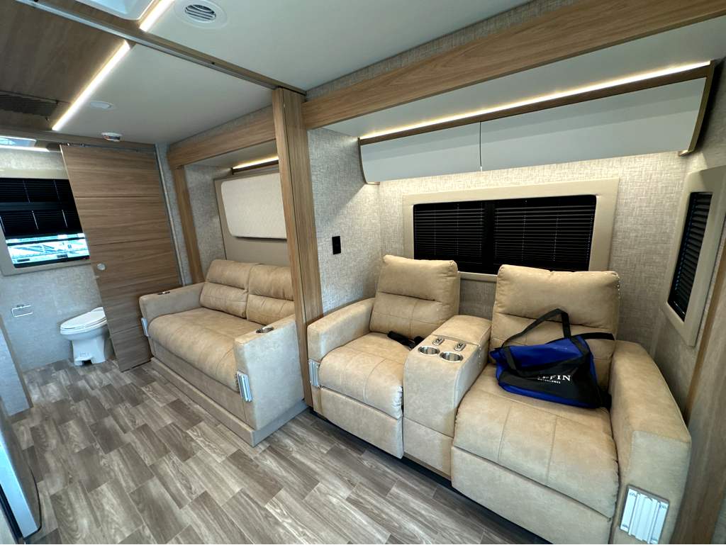 2026 TIFFIN WAYFARER 25 XRW - Image 11