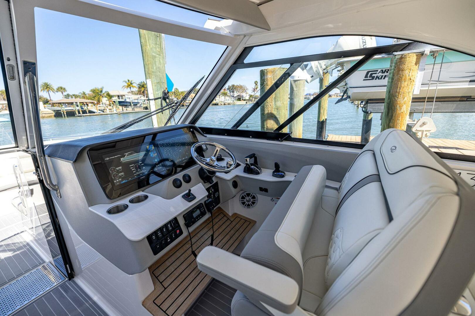 2022 Regal LX 36 - Image 28