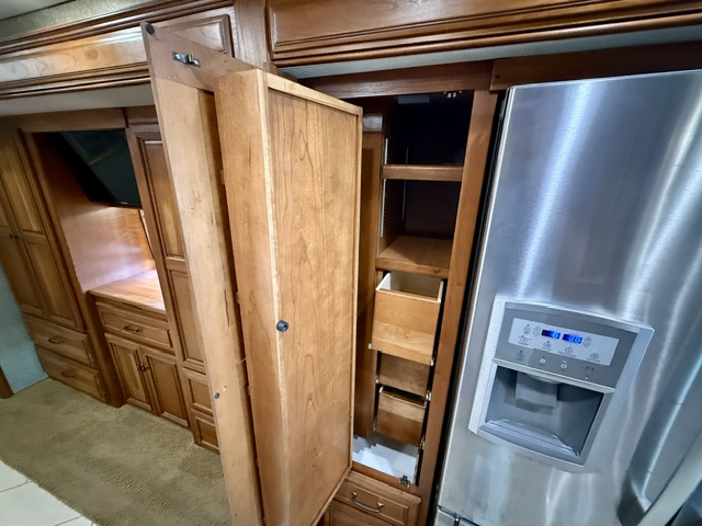 2013 WINNEBAGO TOUR 42QD - Image 22