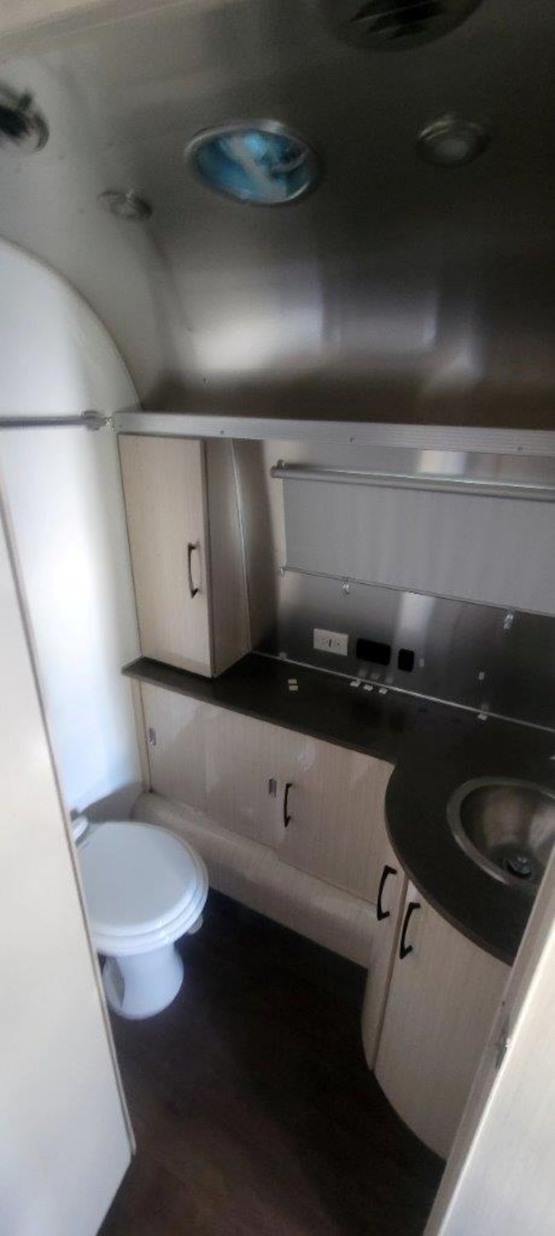 2019 AIRSTREAM INTERNATIONAL 30RB SERENITY - Image 9