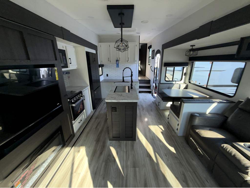 2026 VENTURE RV SPORTTREK 303VIK - Image 14