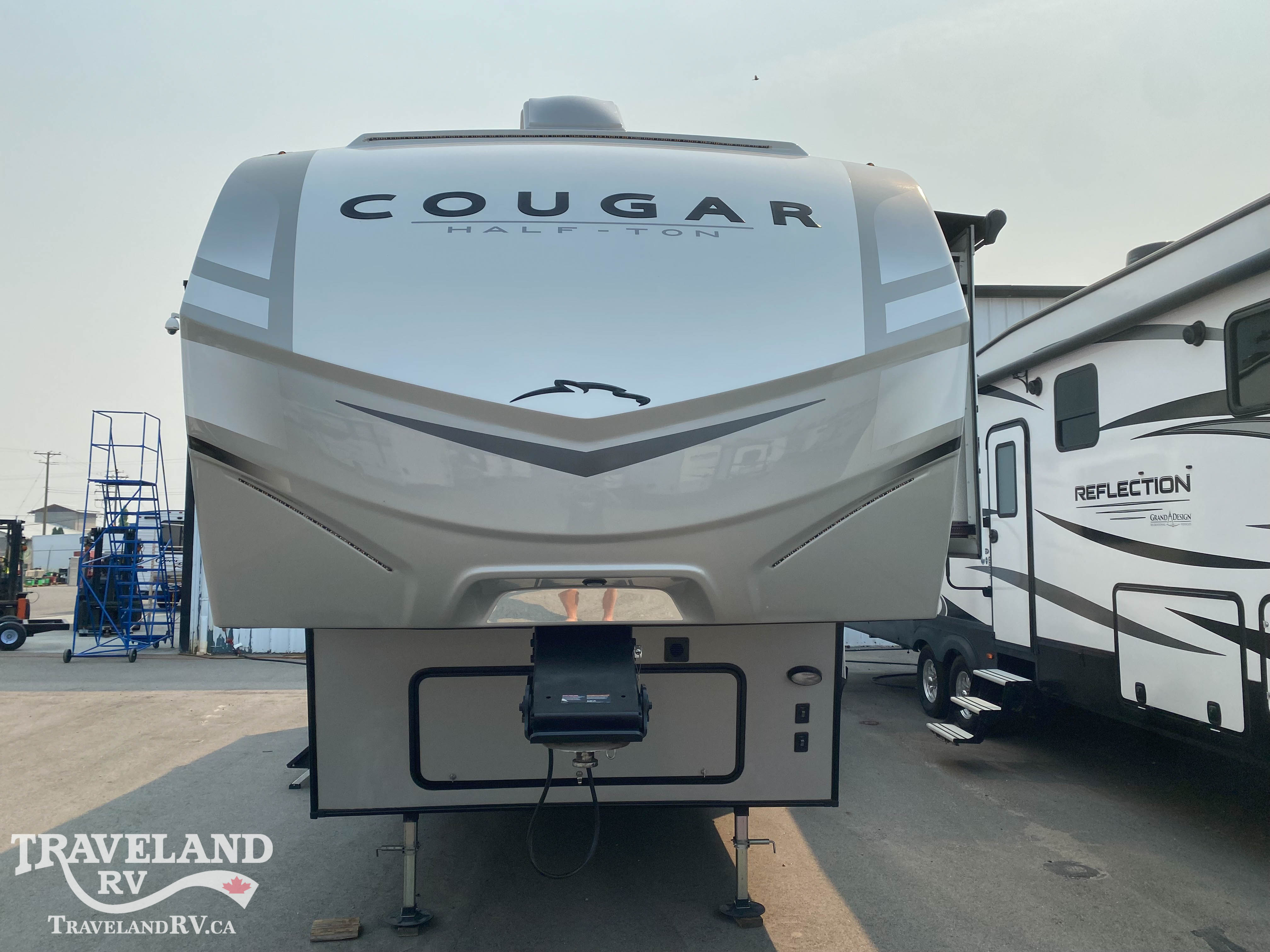 2023 Keystone Cougar Half-Ton 23MLE - Image 4