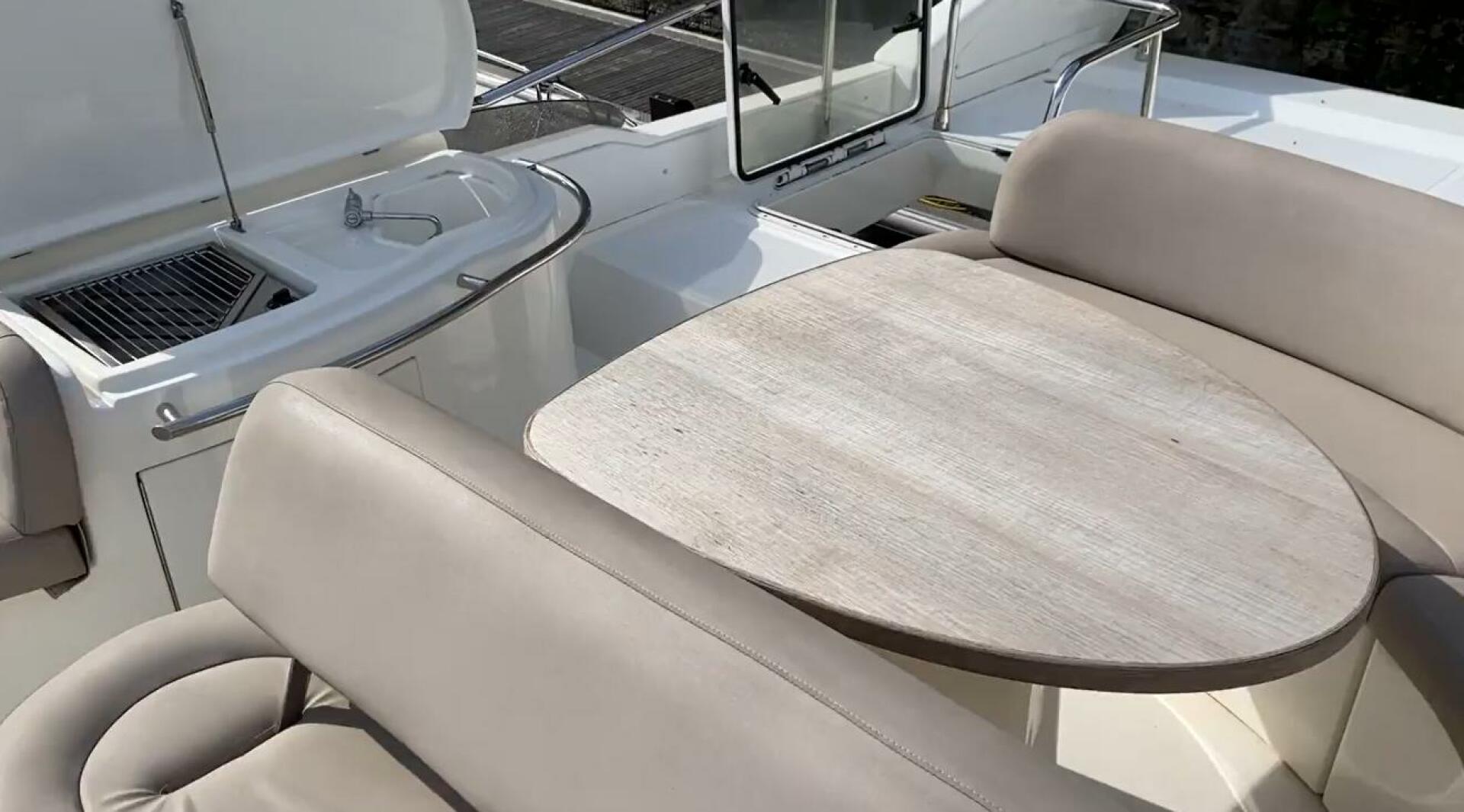 1999 Azimut 58 - Image 6