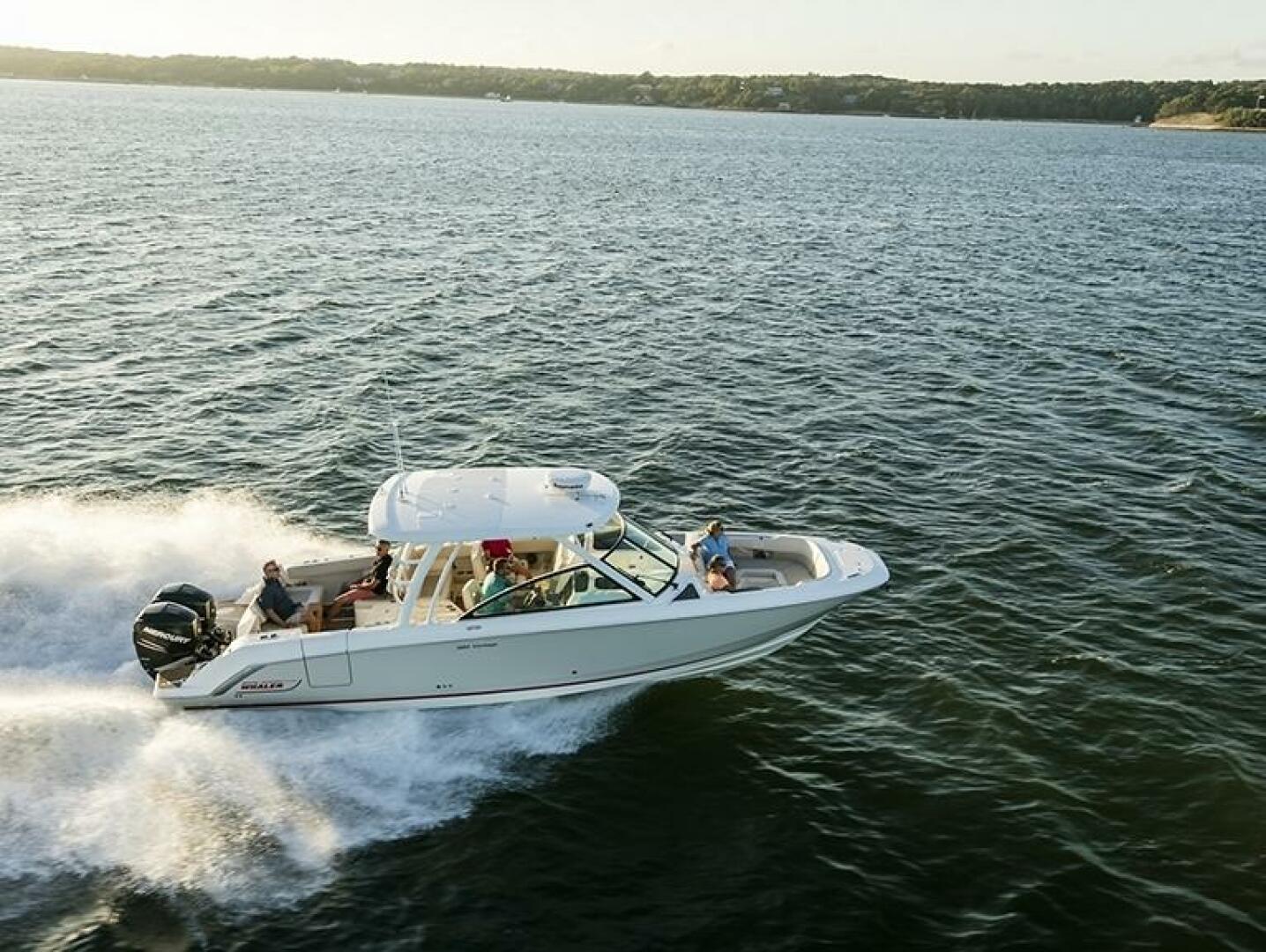 2021 Boston Whaler 32 Vantage - Image 2