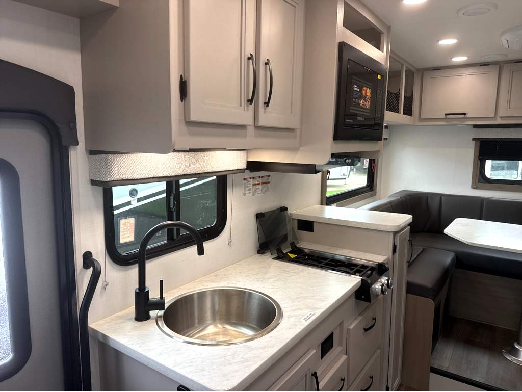 2027 JAYCO REDHAWK SE 20LF - Image 8