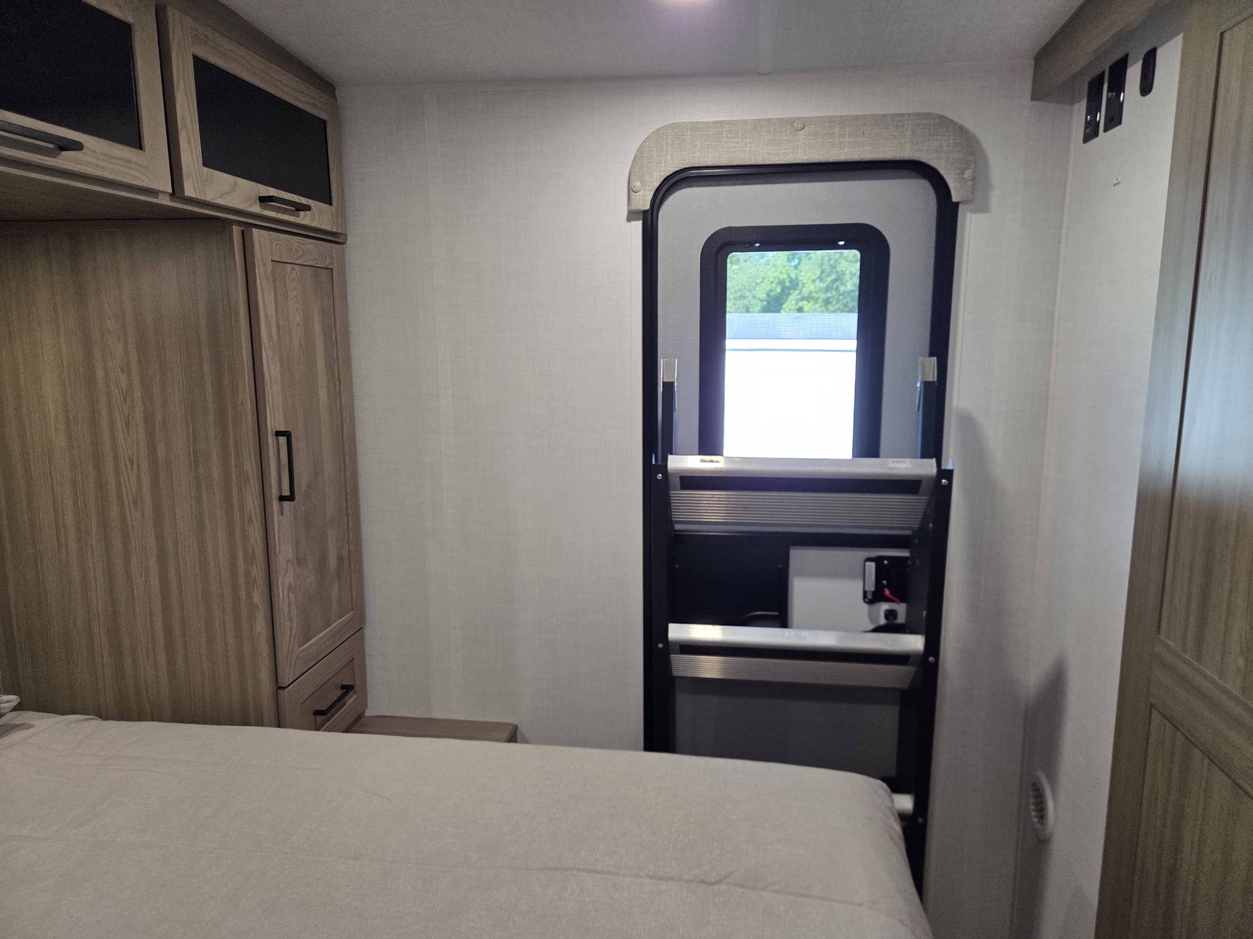 2027 Forest River Rockwood Ultra Lite 2706BH - Image 16