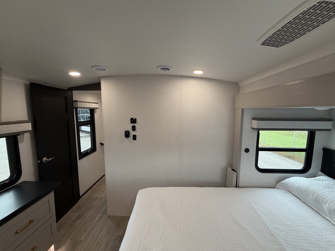 2027 JAYCO NORTH POINT 375TBDB - Image 67