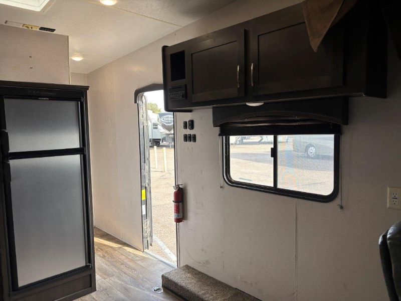 2019 Forest River Sandstorm T220 - Image 12