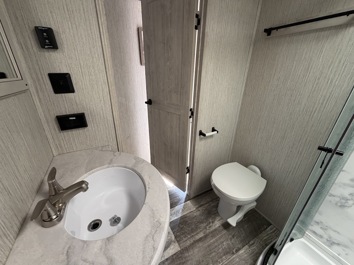 2022 FOREST RIVER SANDPIPER 330BH - Image 36