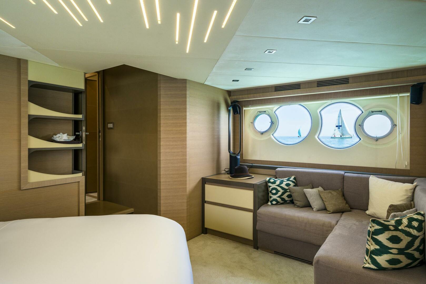 2016 Monte Carlo Yachts Custom - Image 25