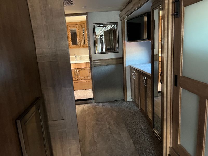 2023 Holiday Rambler Navigator 38N - Image 15