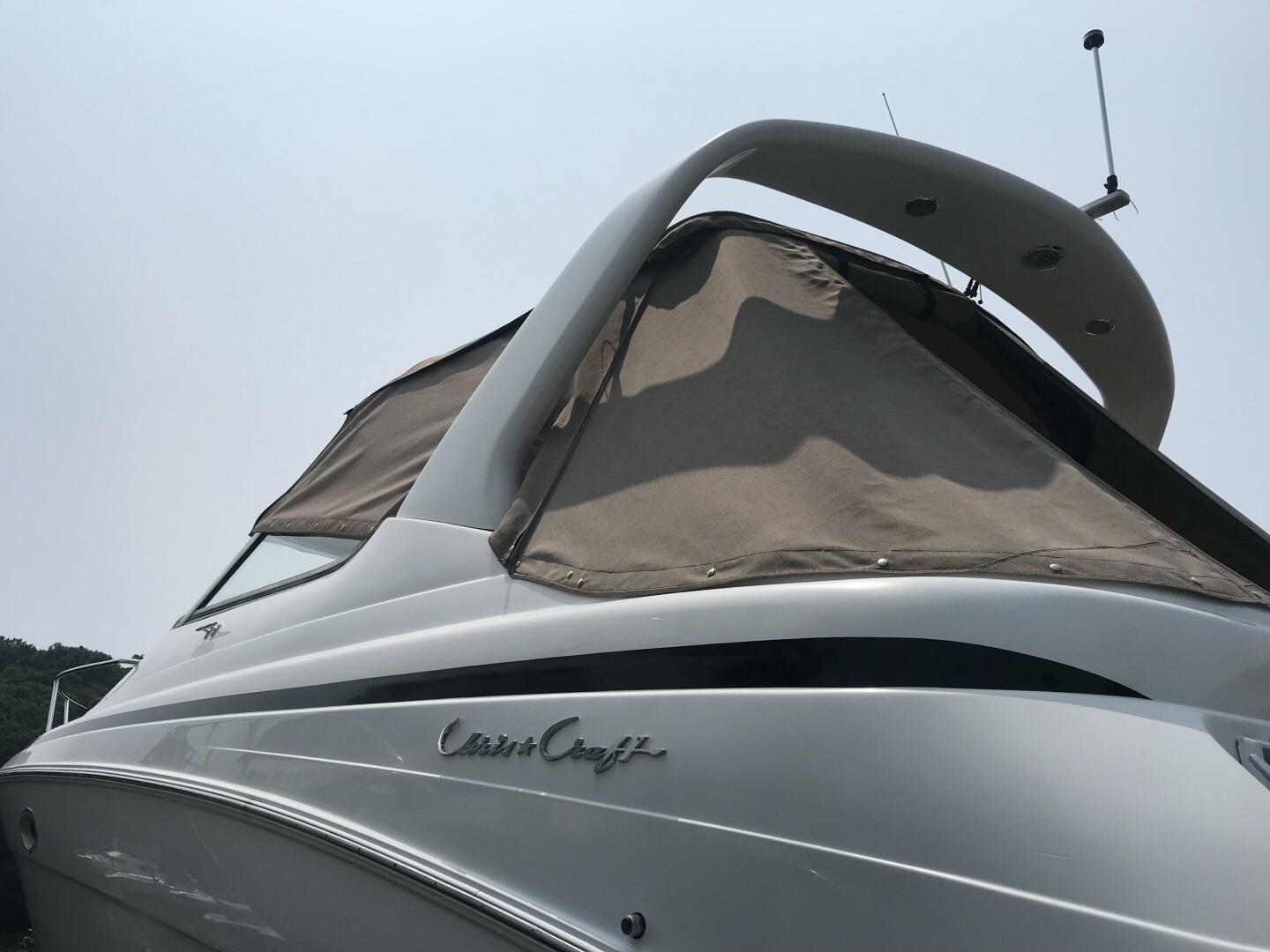 1998 Chris-Craft 320 Express Cruiser - Image 5