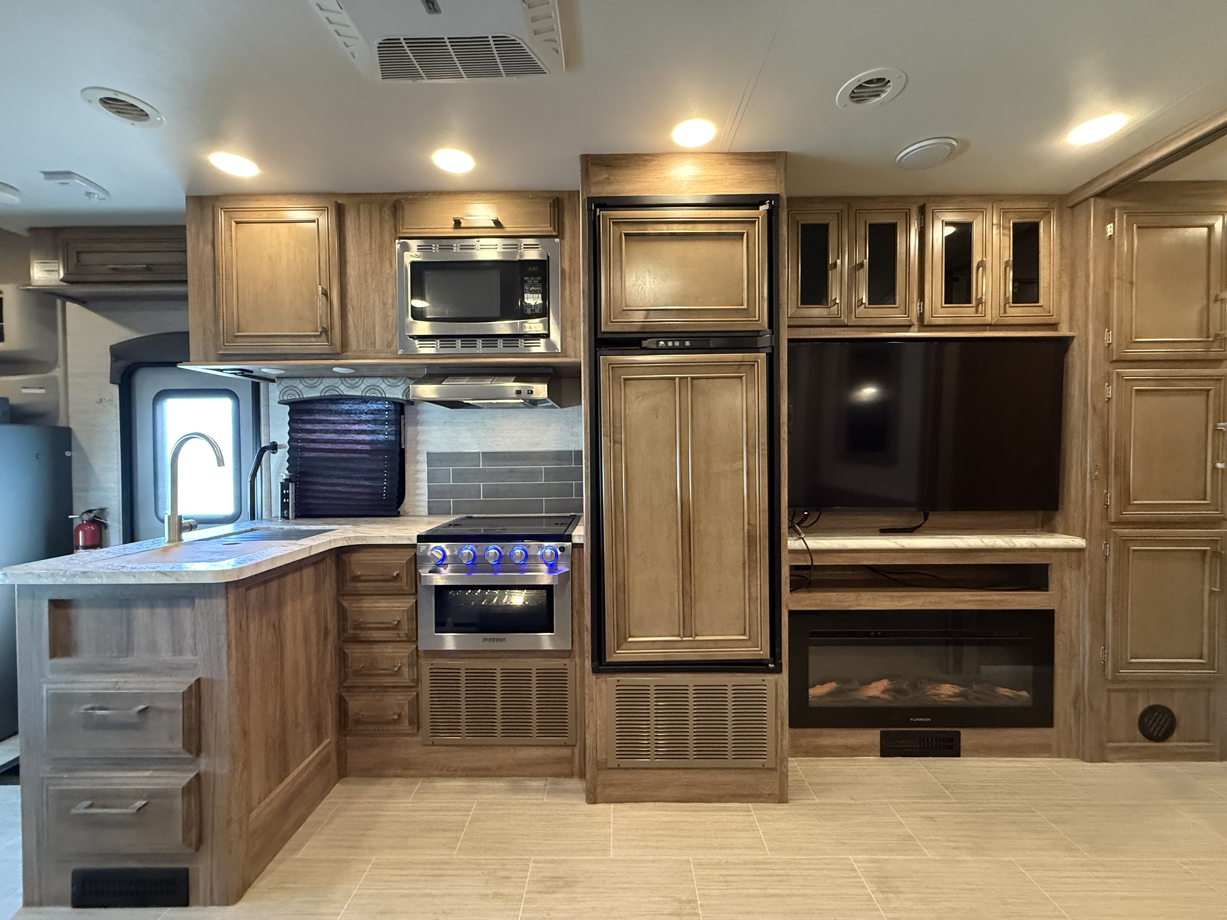 2021 Entegra Coach Odyssey 30Z - Image 14