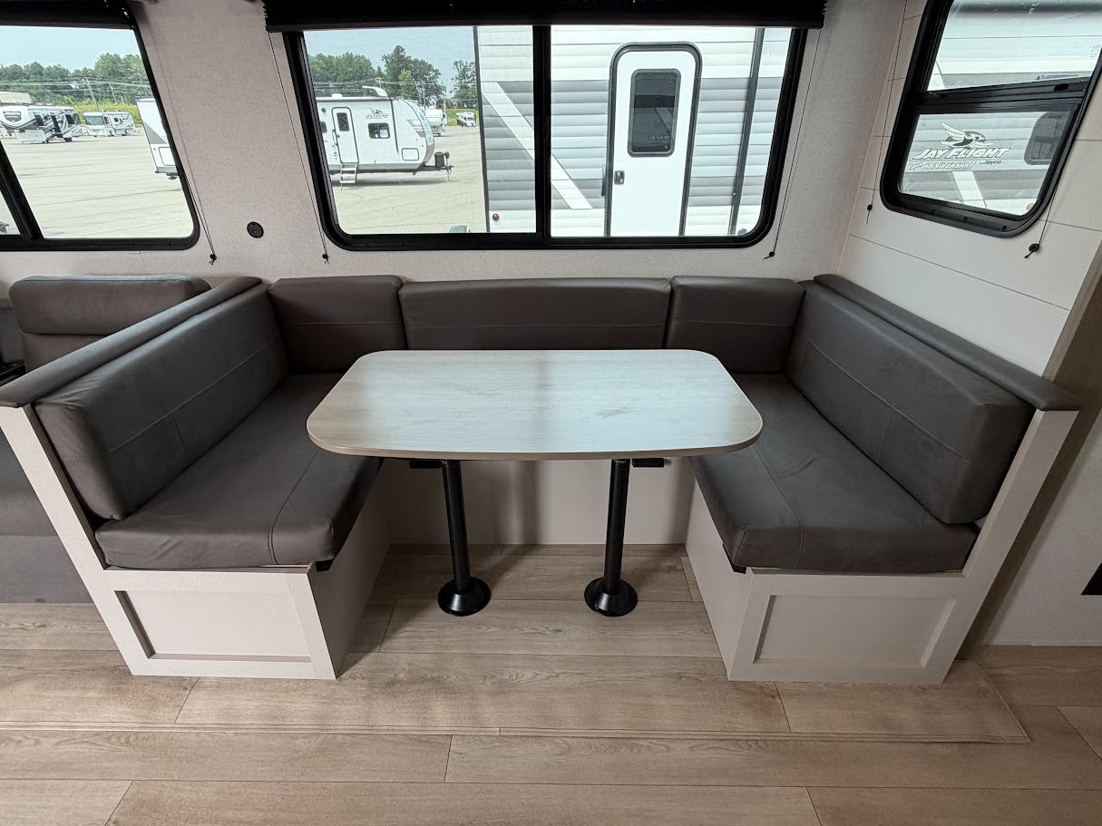 2027 JAYCO JAY FLIGHT 330TBS - Image 18
