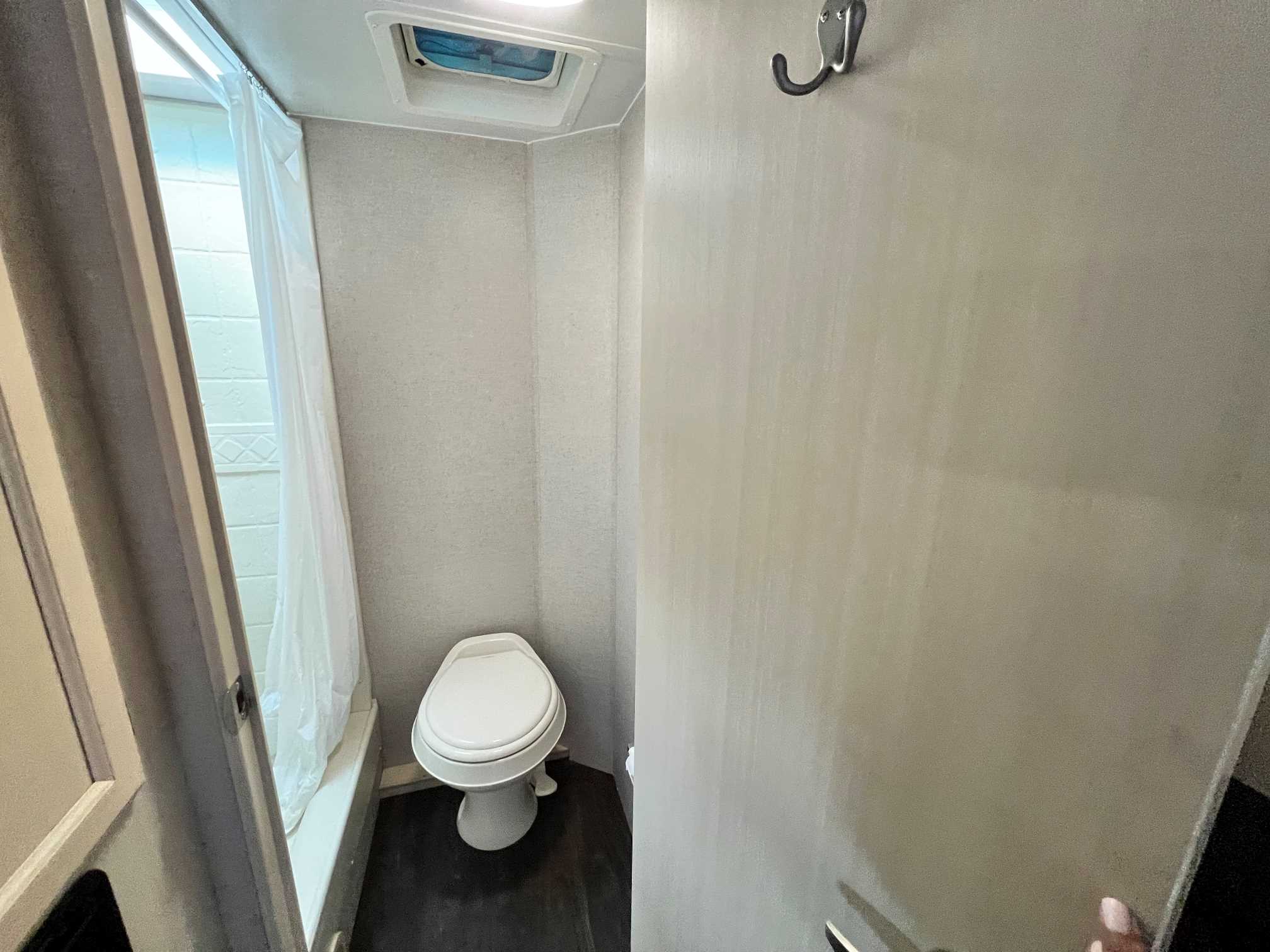 2018 Winnebago Micro Minnie 1700BH - Image 16