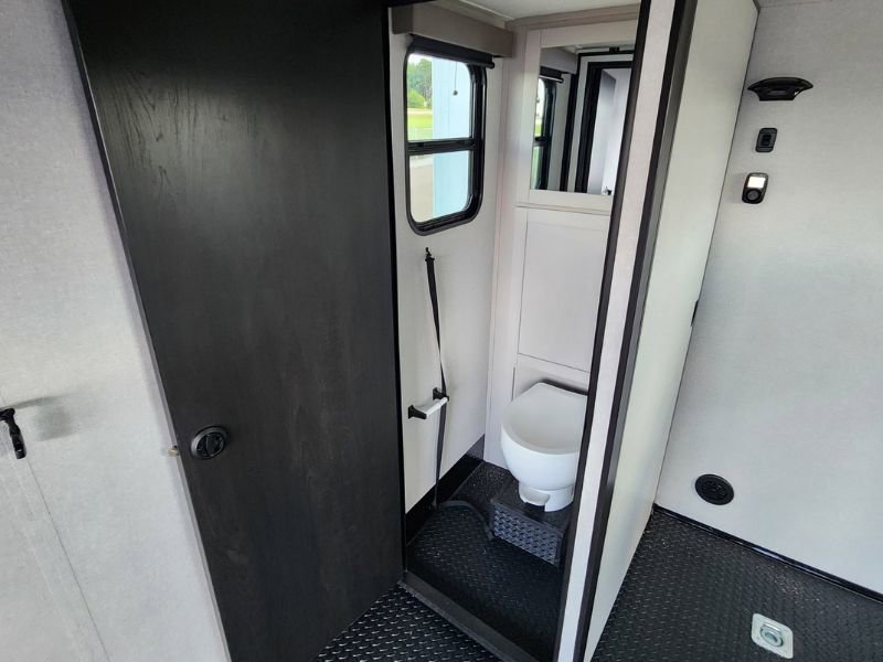 2026 JAYCO SEISMIC 395 - Image 18