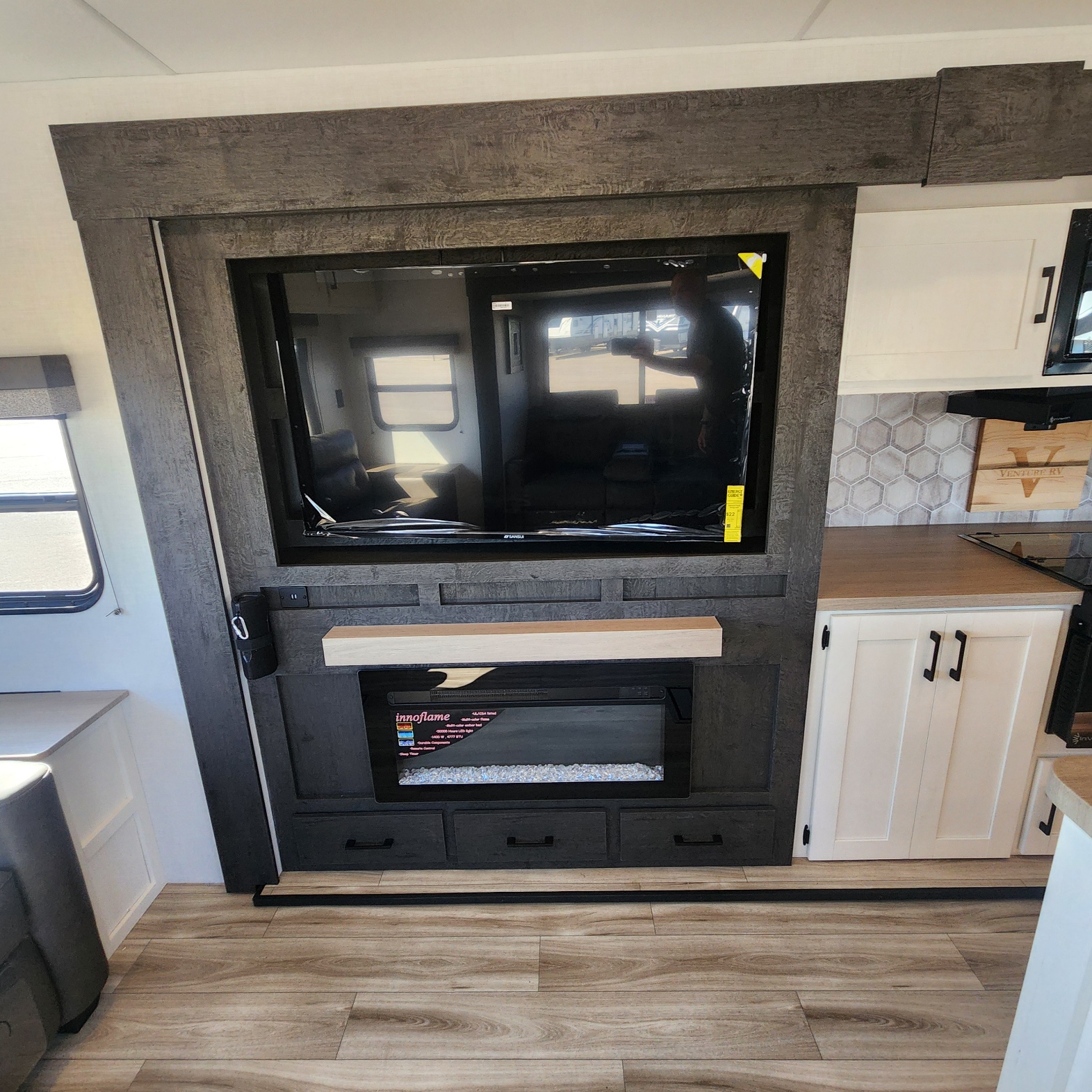 2026 VENTURE RV SIENNA 293VIK - Image 19