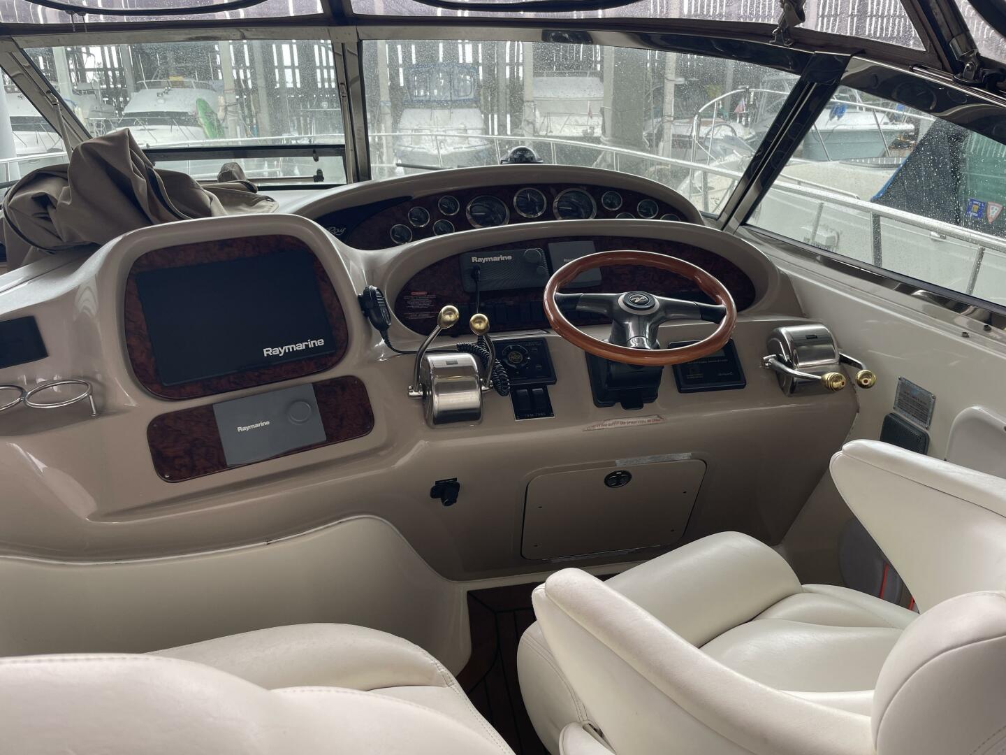 2001 Sea Ray 380 Sundancer - Image 10