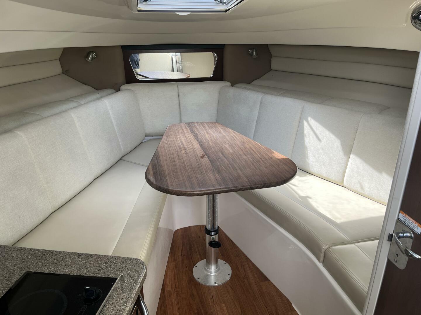 2015 Robalo R305 Walkaround - Image 9
