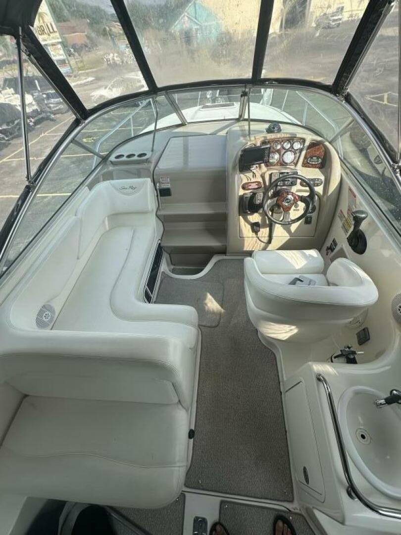 2004 Sea Ray - Image 13