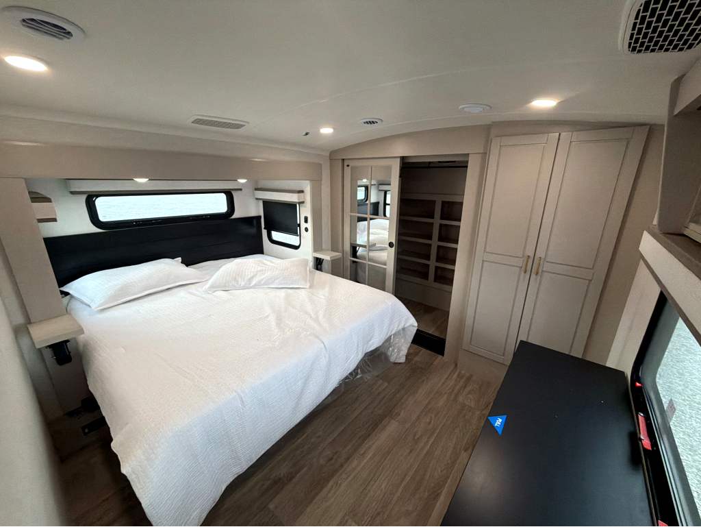 2027 JAYCO NORTH POINT 375TBDB - Image 26
