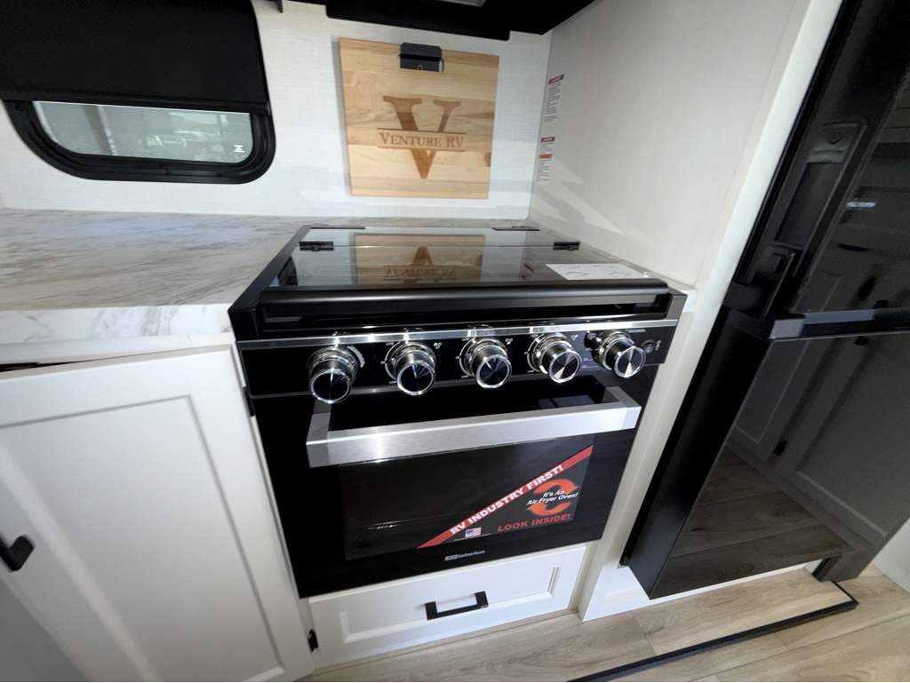 2026 VENTURE RV SPORTTREK 327VIK - Image 19