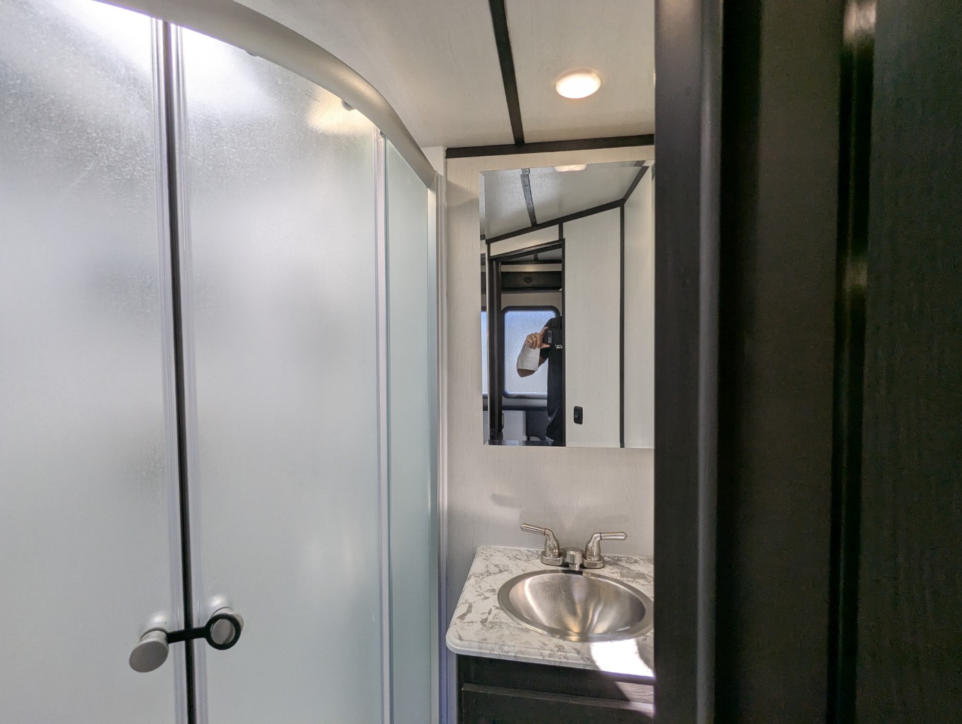 2024 Genesis Supreme Surfside Limited 19FSS - Image 27