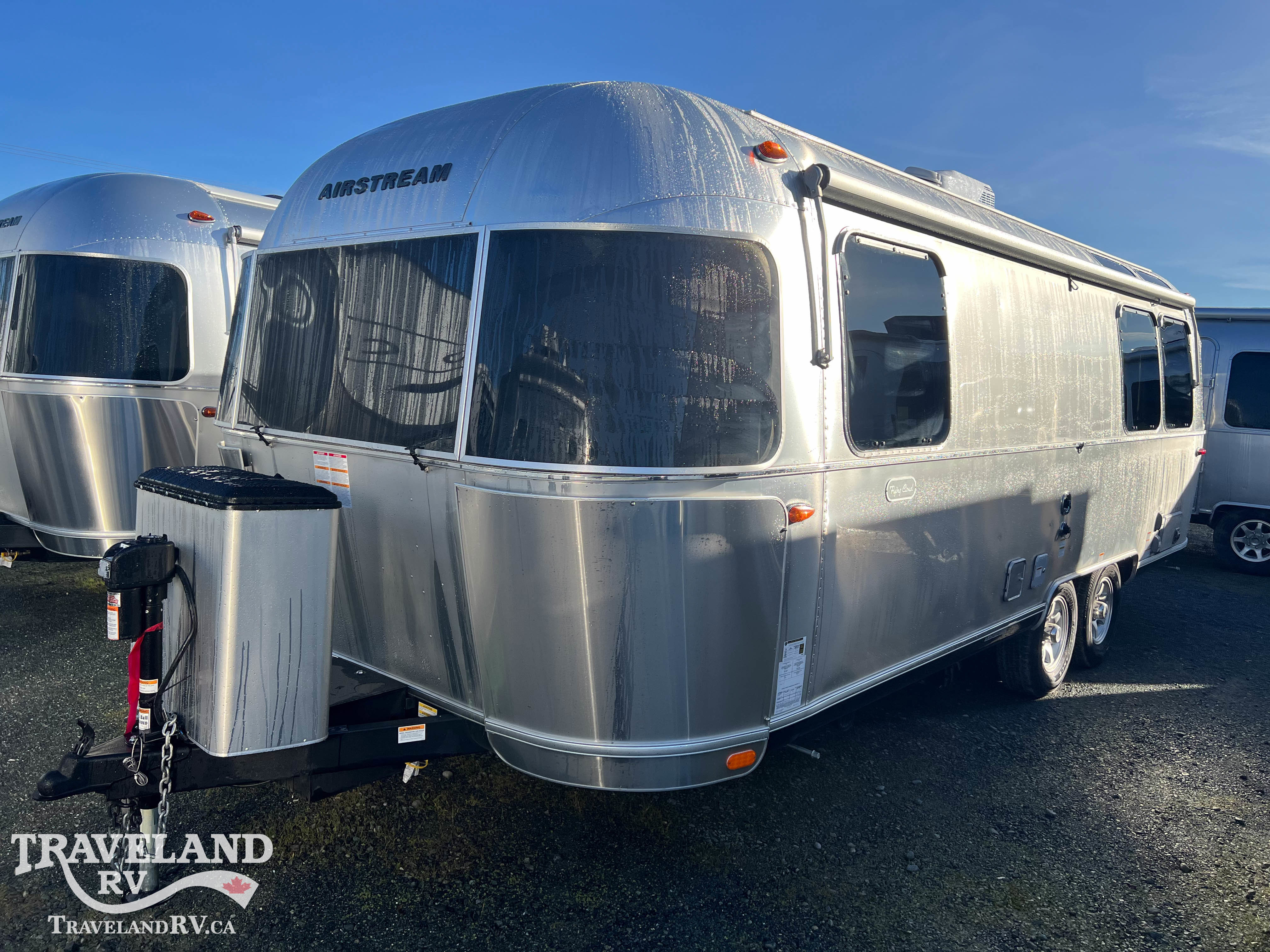 2026 Airstream Flying Cloud 25FB - Image 5