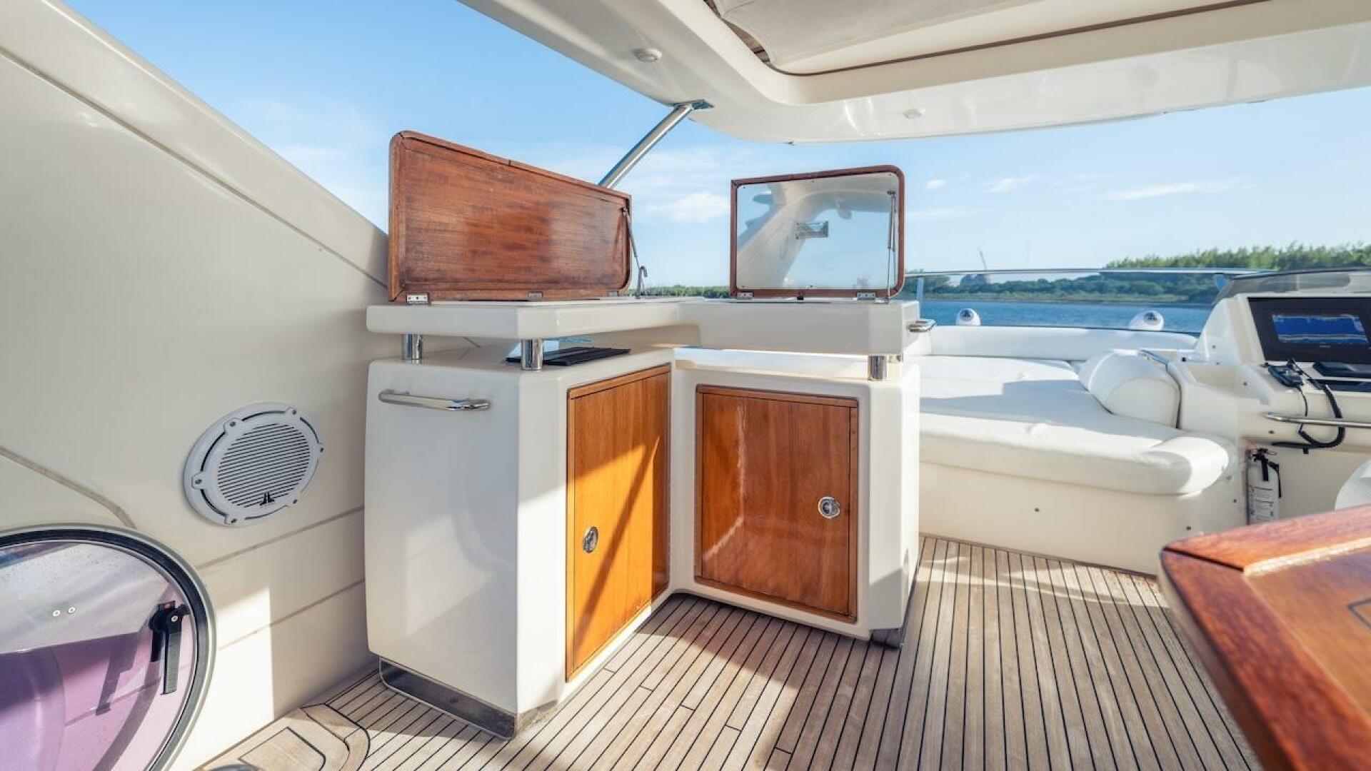 2012 Azimut Evolution - Image 40
