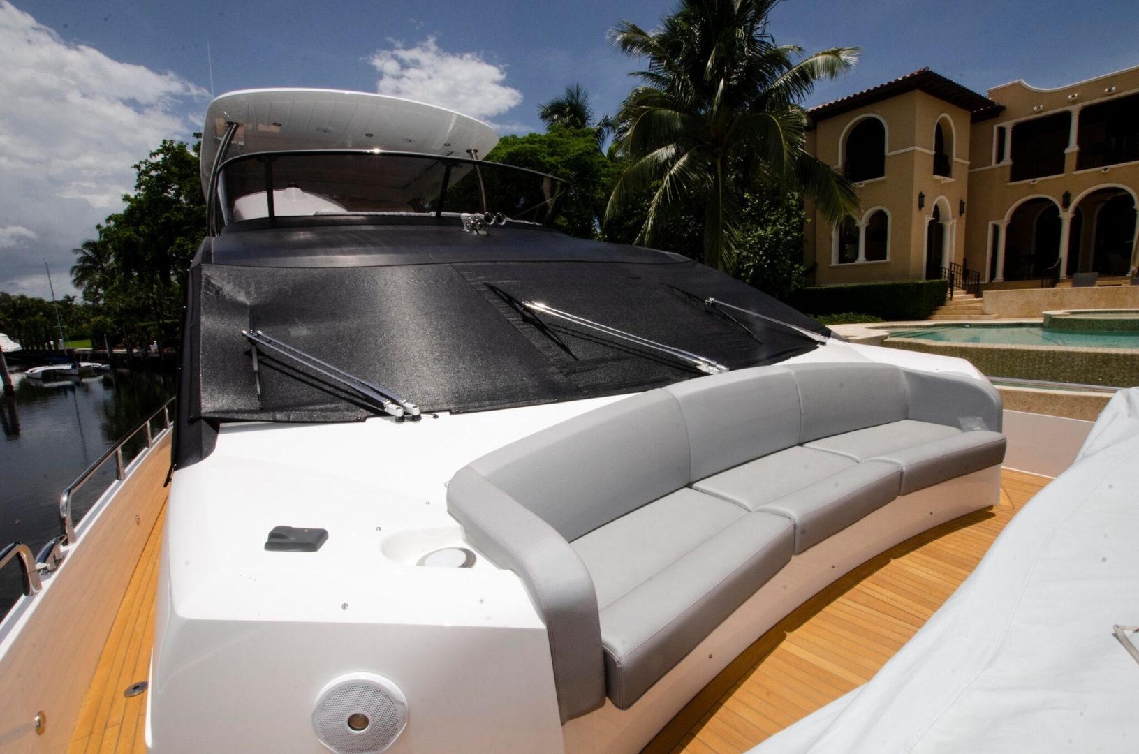 2018 Sunseeker 75 Yacht - Image 3
