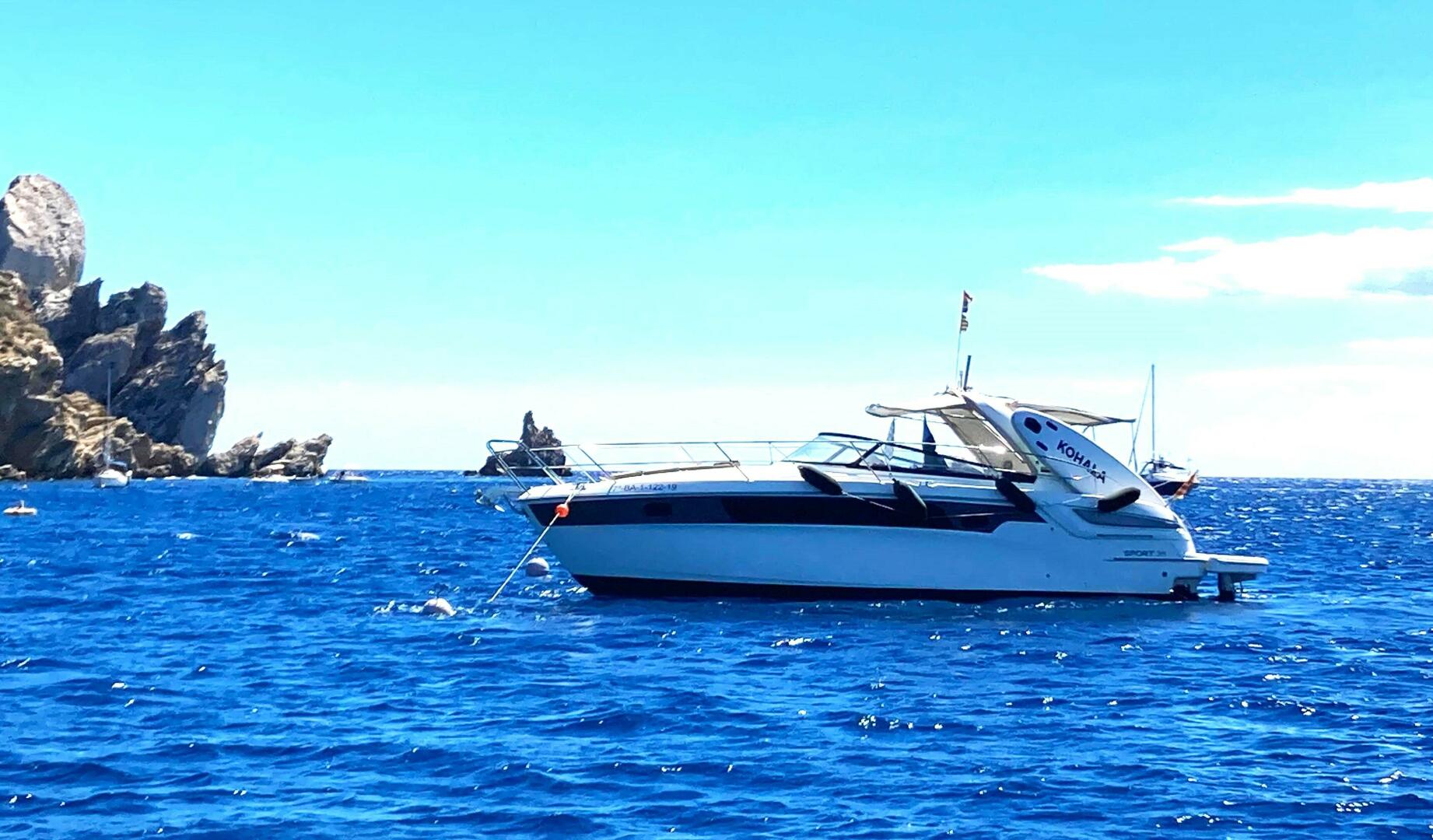2013 Bavaria Sport 35 - Image 3