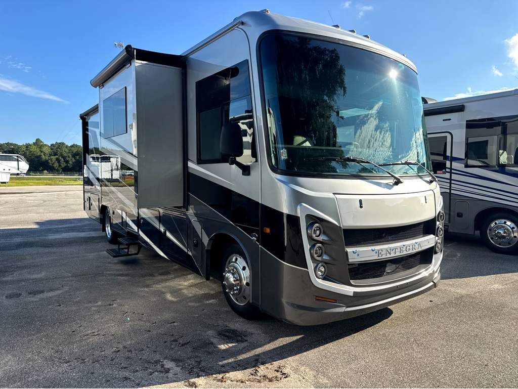 2027 ENTEGRA COACH VISION XL 31UL - Image 1