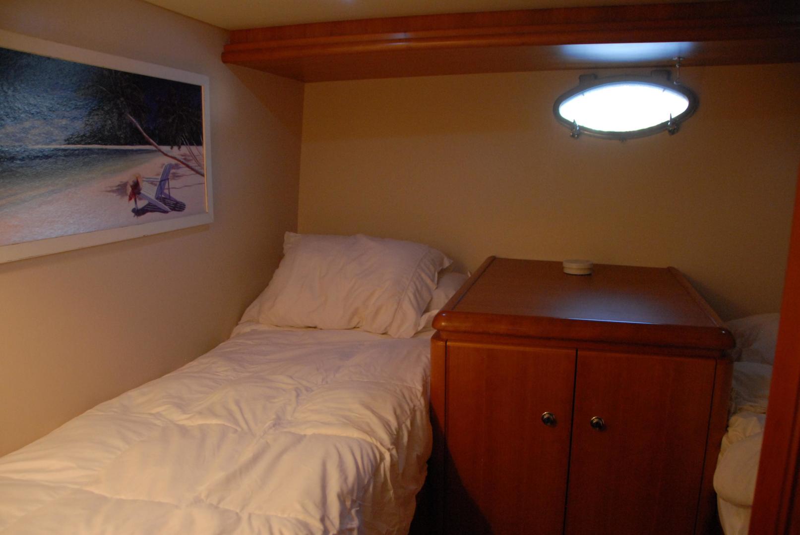 2003 West Bay Sonship - Image 14