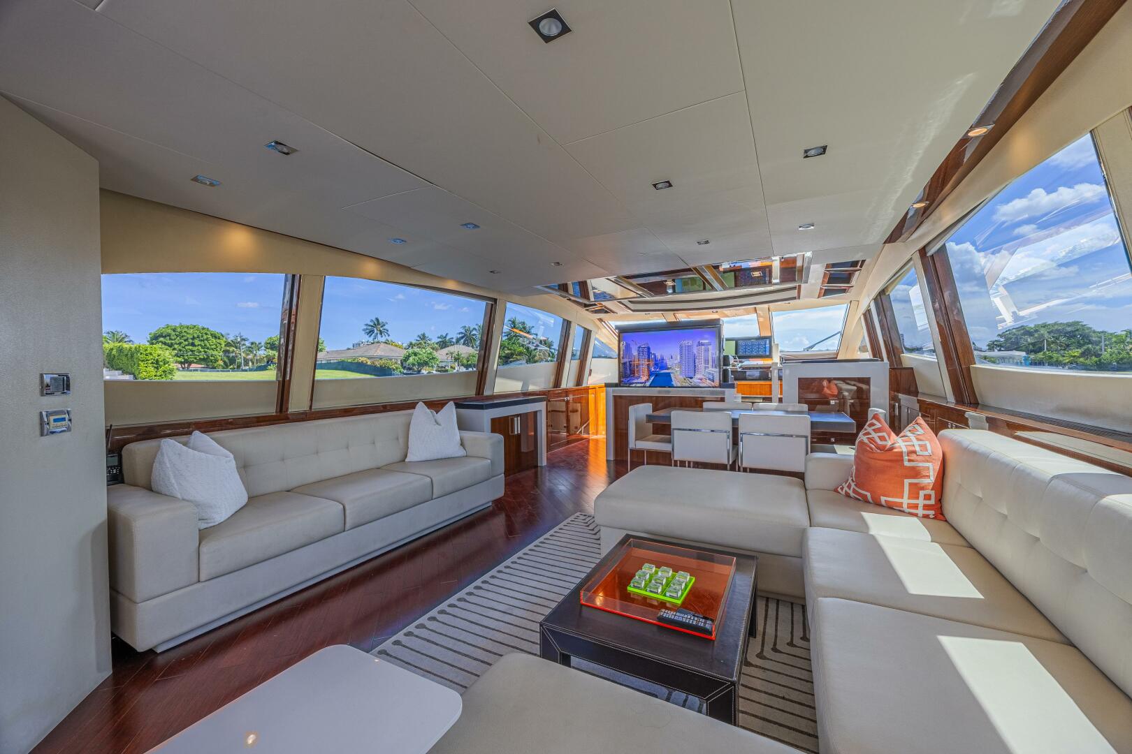 2010 Lazzara Yachts LSX 92 - Image 27